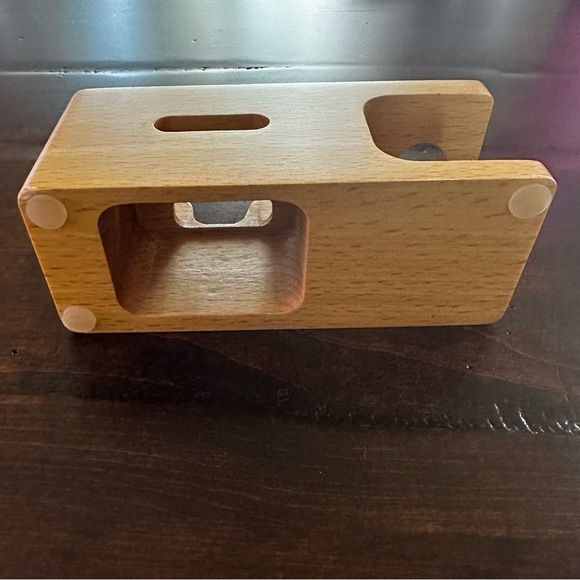 STALION Bamboo Apple Iphone Apple Watch Stand - Picture 2 of 8